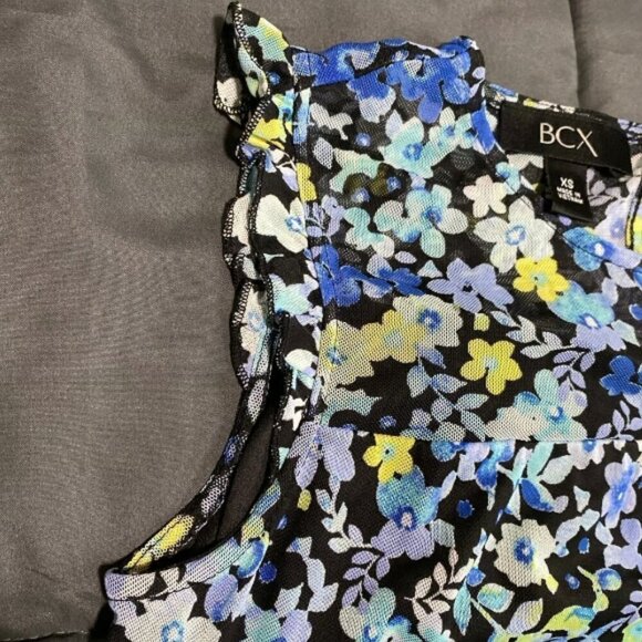 BCX Floral Sleeveless Tank - Picture 4 of 7